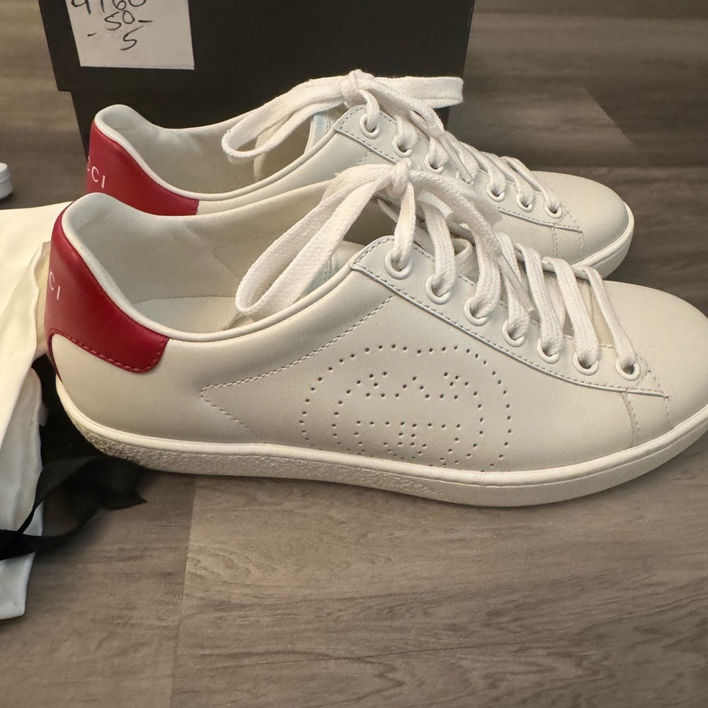 Gucci Leather Sneaker Women’s Size 5